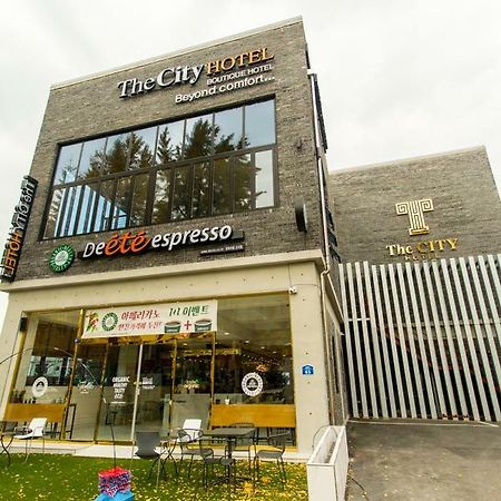 The City Hotel Jeonju Buitenkant foto