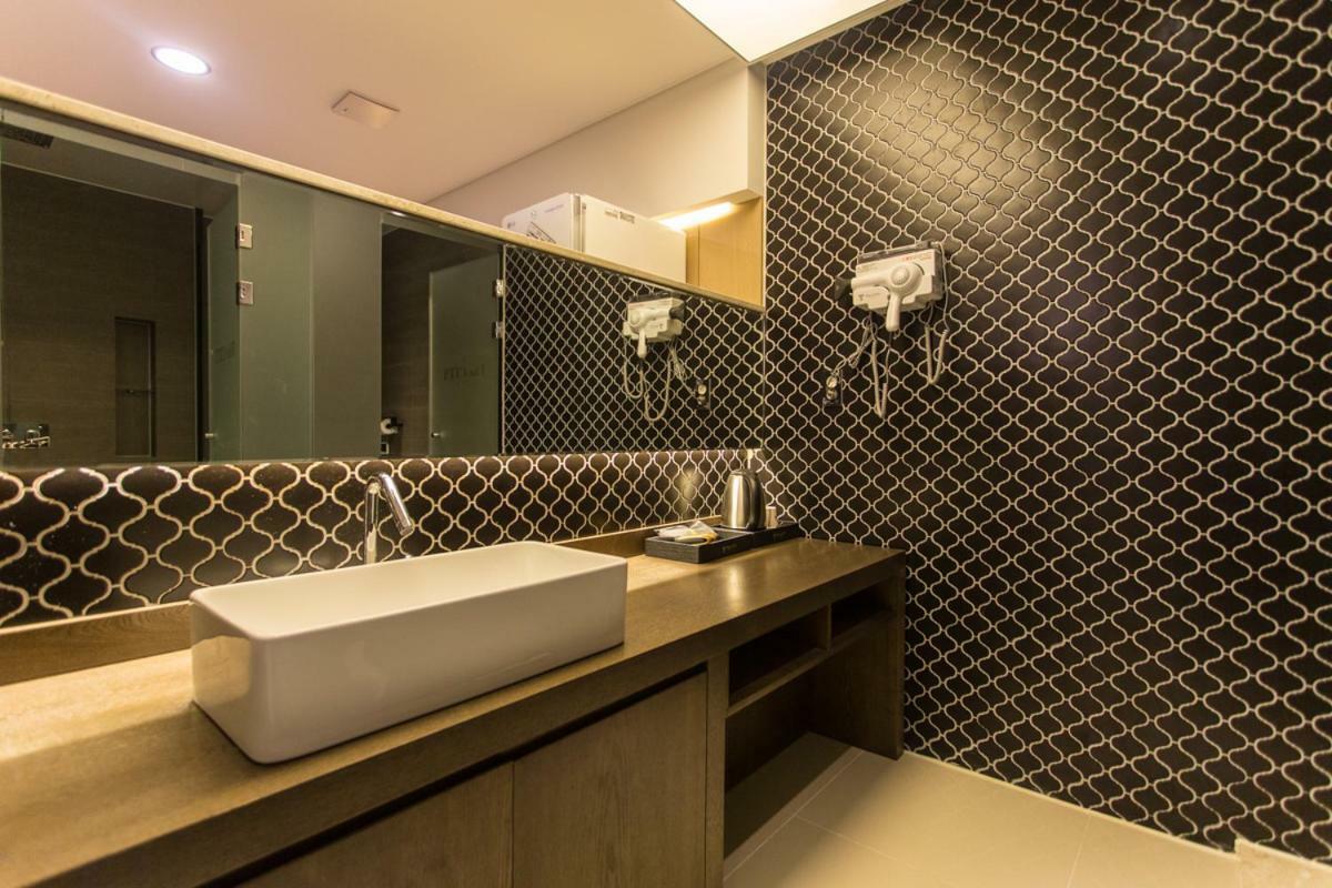 The City Hotel Jeonju Buitenkant foto