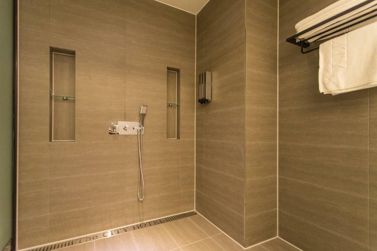 The City Hotel Jeonju Buitenkant foto
